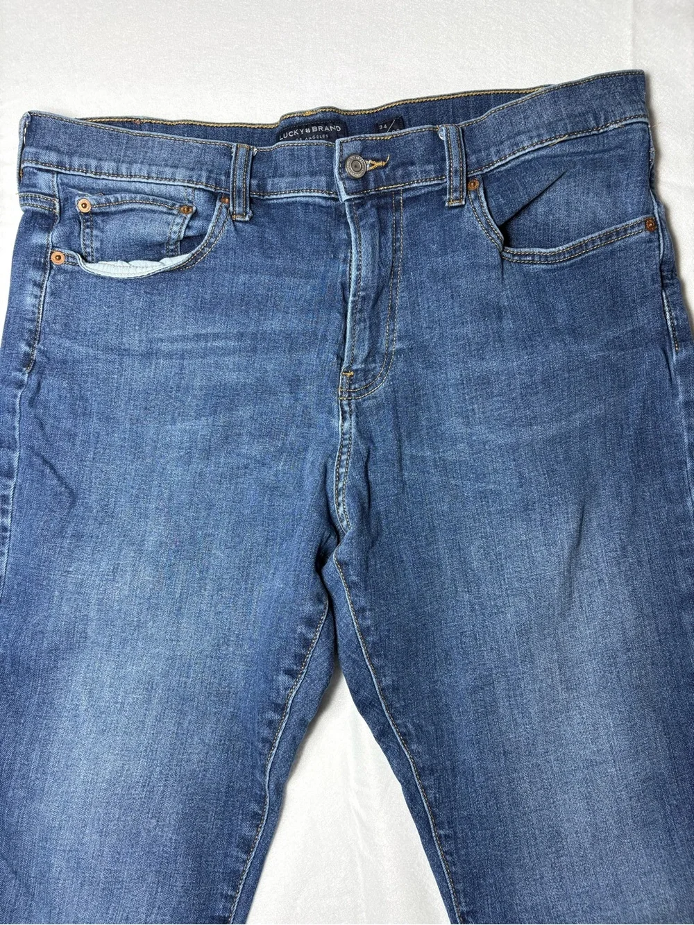 Lucky Brand Men’s 410 Athletic Straight Medium Wash Jeans 34x29